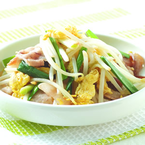 銀芽木耳炒肉片::食譜